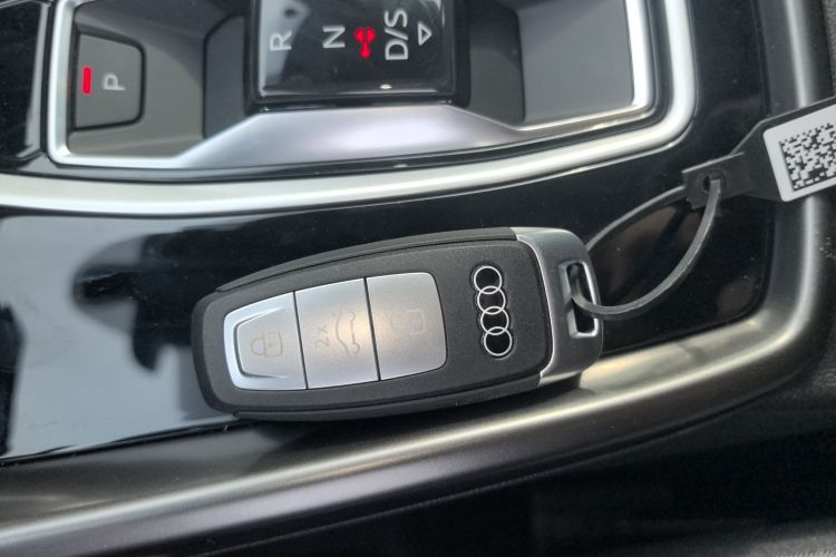 奥迪A3 2025款 Sportback 35TFSI 飞驰尊享型中控内饰7001