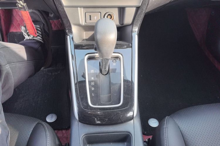 日产 轩逸 2019款 经典 1.6XL CVT豪华版中控内饰18