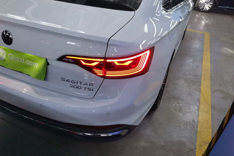 大众 速腾 2025款 200TSI DSG飞越版车身外观9