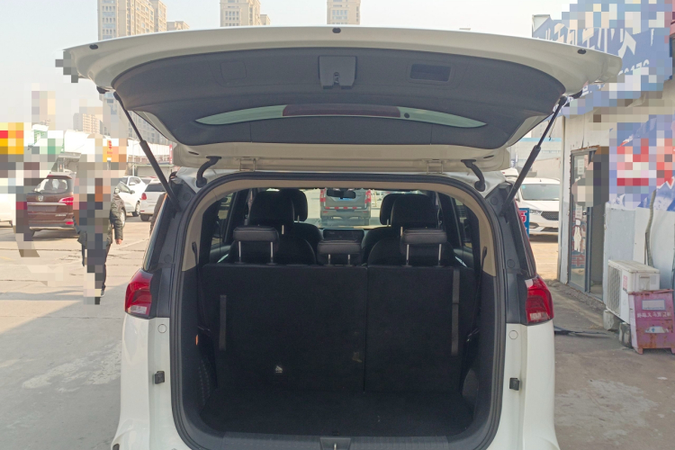 上汽大通MAXUS 大通G50 2020款 1.5T 自动豪华版机舱底盘23