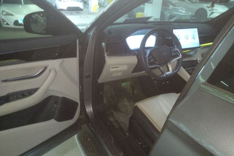 比亚迪 宋PLUS新能源 2023款 冠军版 DM-i 110KM 旗舰PLUS中控内饰7003