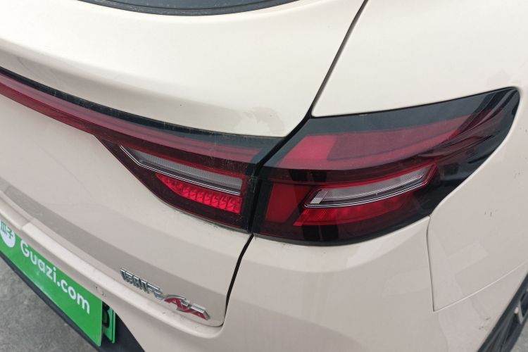 哪吒汽车 哪吒AYA 2023款 401车身外观9