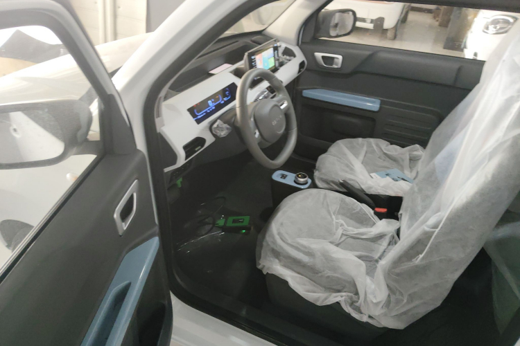 吉利银河 2024款 熊猫mini 200km 耐力熊中控内饰7003