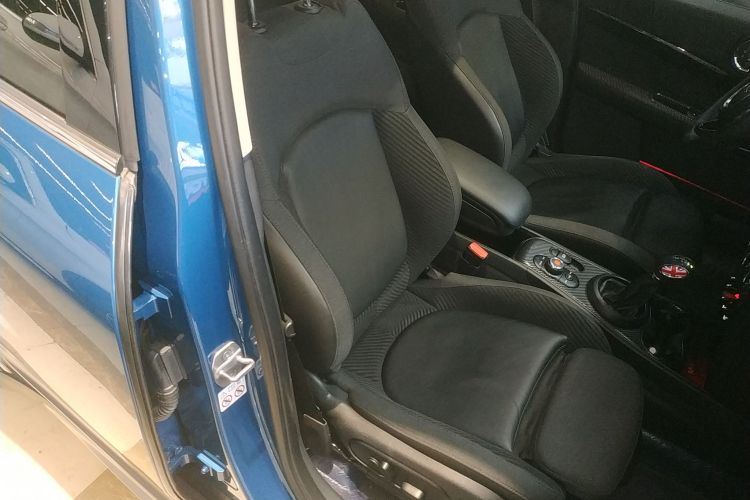 MINI Countryman 2019款 2.0T COOPER S ALL4 经典派局部细节41