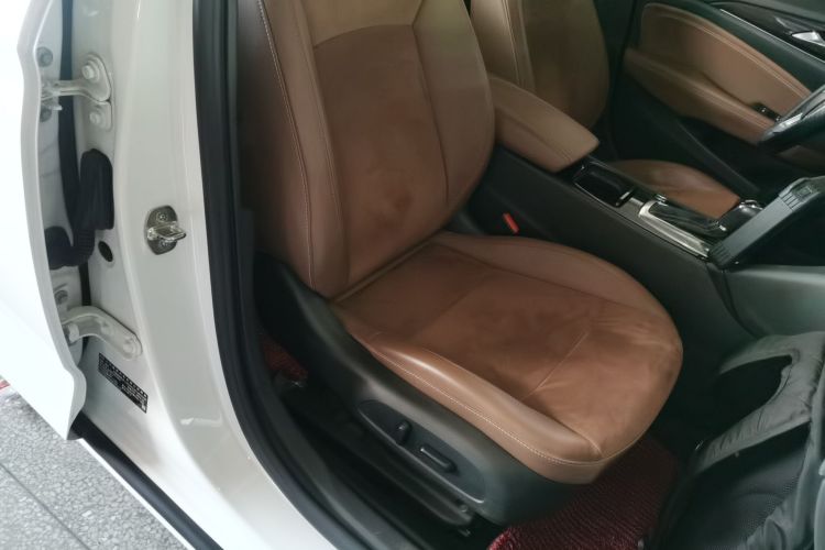 别克 君威 2019款 20T 精英型 国VI局部细节41