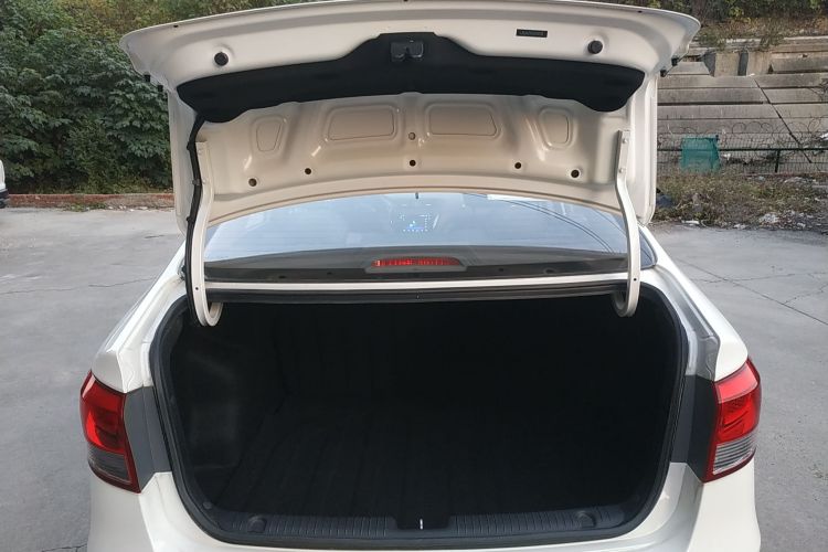 起亚K2 2015款 三厢 1.4L AT GLS局部细节23