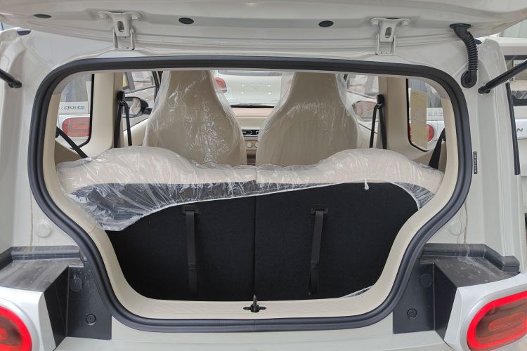 五菱汽车 宏光MINIEV 2024款 第三代 215km 青春版机舱底盘23