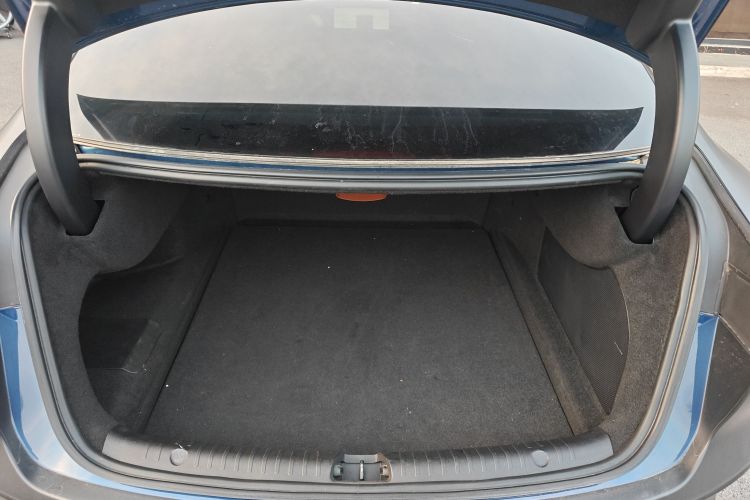 比亚迪 汉 2022款 DM-i 121KM 尊享型机舱底盘23