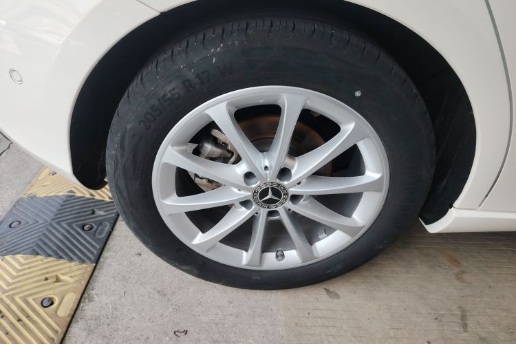 奔驰A级(进口) 2021款 A 200 时尚型车身外观6008