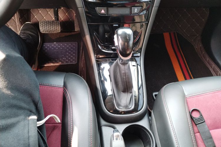 别克 昂科拉 2017款 18T 自动两驱都市精英型中控内饰18