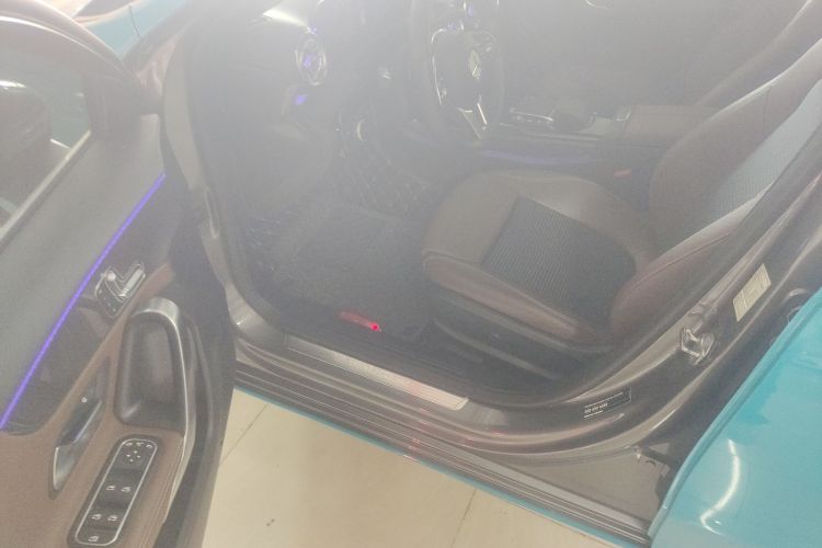 奔驰A级(进口) 2021款 A 200 时尚型中控内饰7003