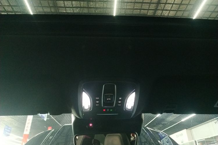 广汽传祺 传祺GS8 2022款 双擎系列 2.0TM 两驱尊贵版 （六座）局部细节22