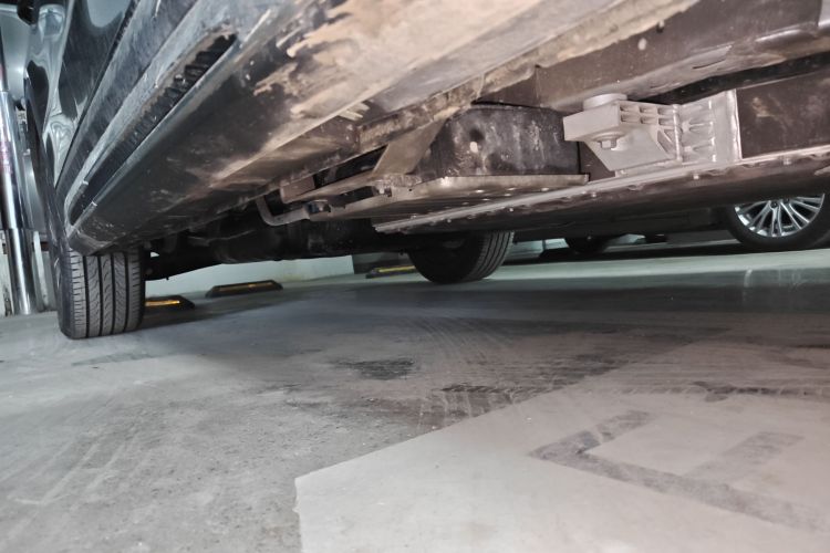 红旗HS7 PHEV 2024款 2.0T PHEV 两驱旗享版 6座局部细节9001