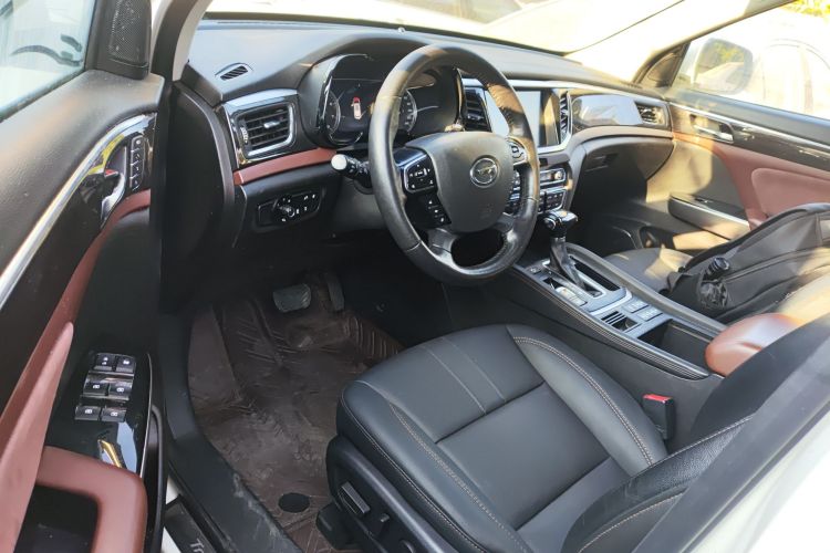 广汽传祺 传祺GS8 2017款 320T 两驱豪华智联版（七座）中控内饰20