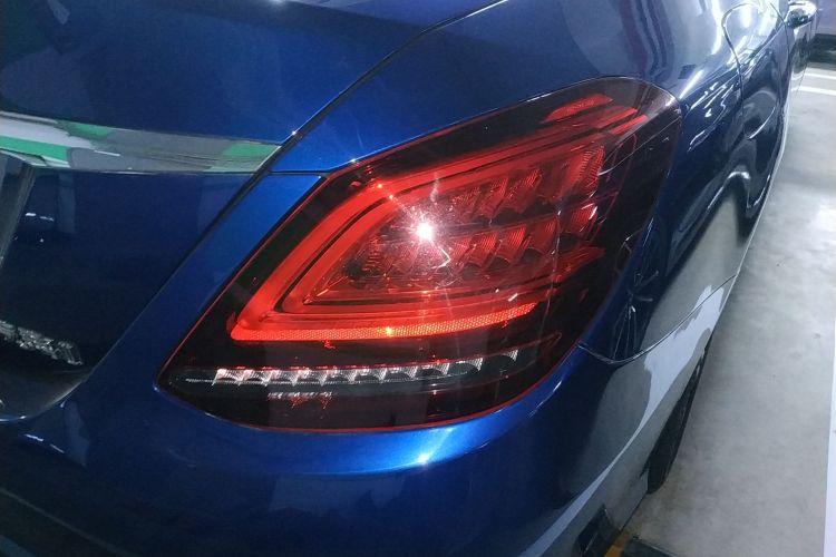 奔驰C级 2021款 C 260 L 运动版车身外观9