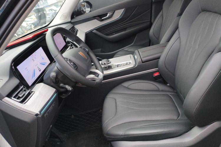 红旗HS5 2025款 2.0T 两驱旗享Pro版中控内饰19