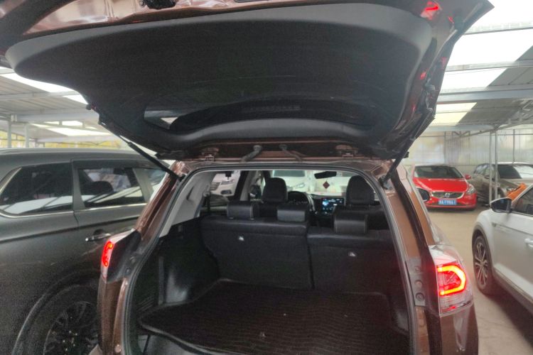 丰田 RAV4荣放 2016款 2.5L 自动四驱精英版局部细节23