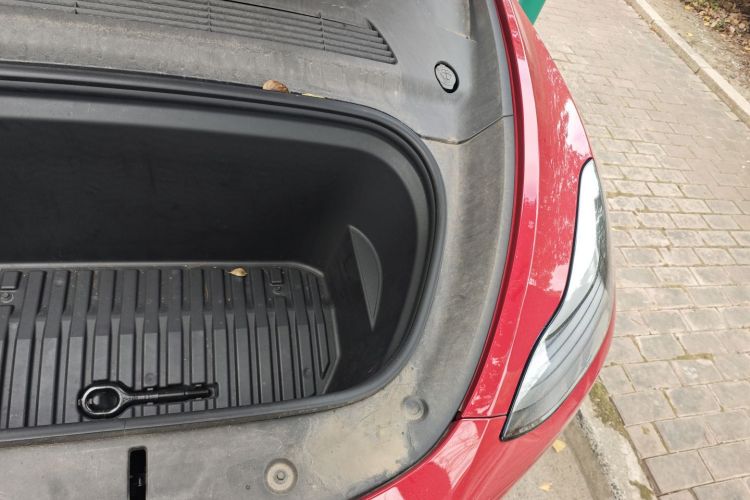 特斯拉 Model Y 2021款 长续航全轮驱动版局部细节9007