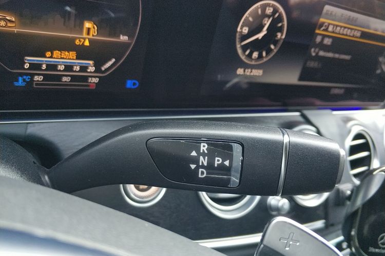 奔驰E级 2018款 E 200 L 运动型局部细节18