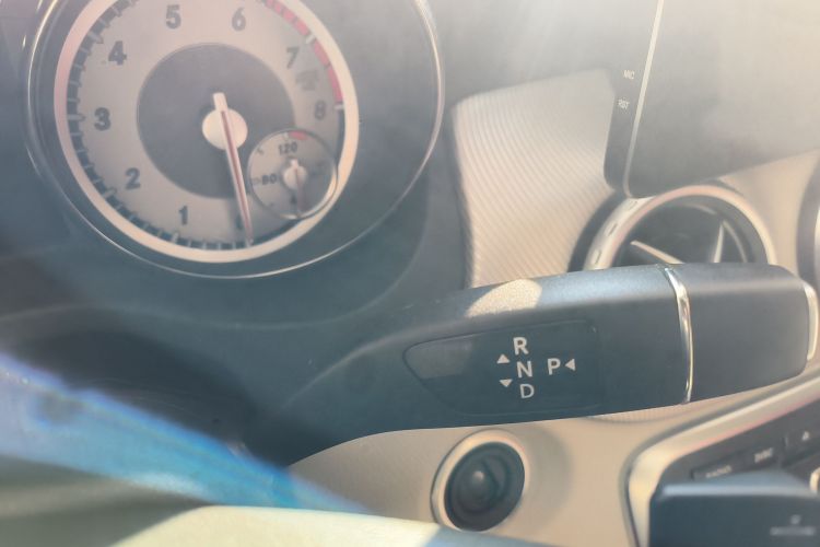 奔驰GLA 2015款 GLA 200 时尚型中控内饰18