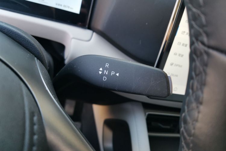 比亚迪 元UP 2025款 智驾版 401KM 活力版中控内饰18