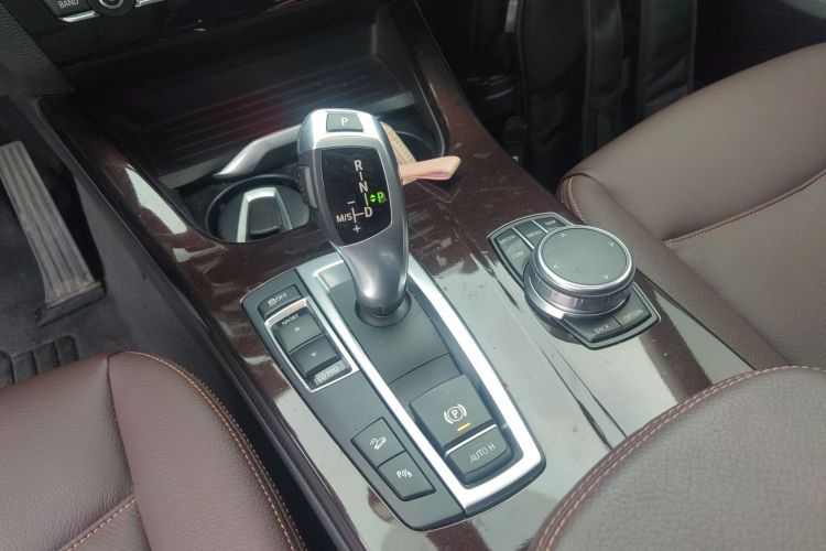 宝马X4 2014款 xDrive20i X设计套装中控内饰18