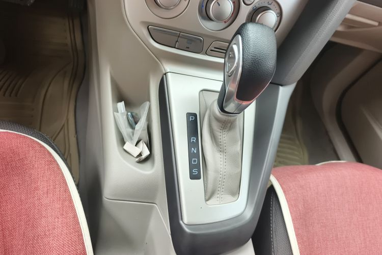 福特 福克斯 2012款 三厢 1.6L 自动舒适型局部细节18