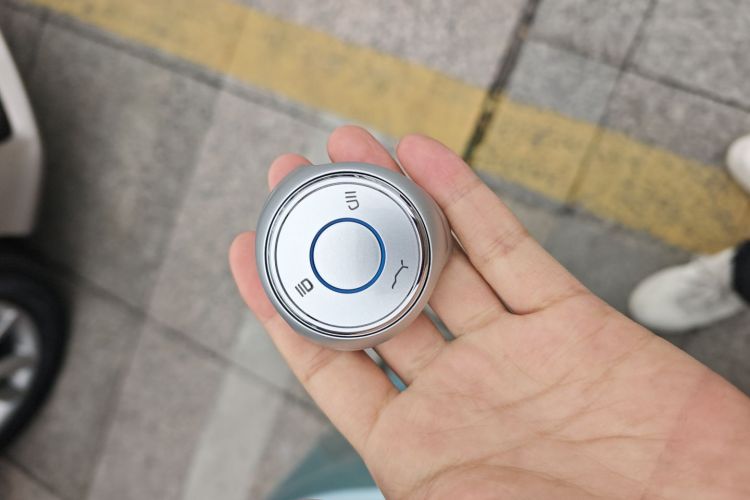 哪吒汽车 哪吒V 2022款 潮 400 Lite中控内饰11