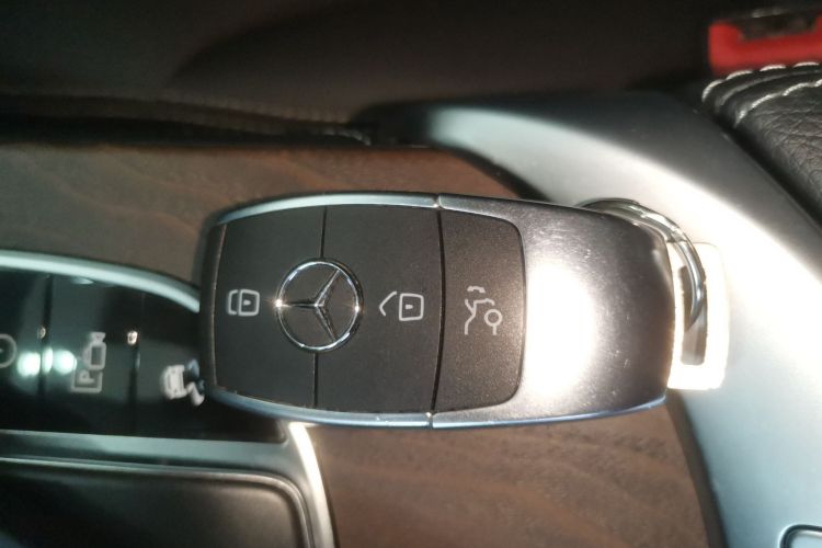 奔驰GLC 2021款 GLC 260 L 4MATIC 豪华型中控内饰7001