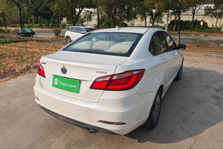 长安 逸动 2016款 1.6L 自动风尚型车身外观7