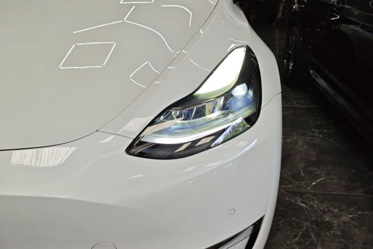 特斯拉 Model Y 2021款 长续航全轮驱动版 3D7局部细节36