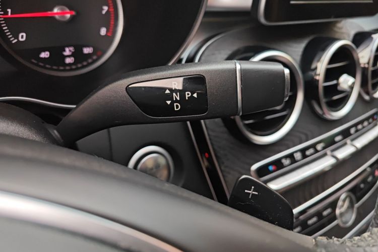 奔驰C级 2015款 C 200 L 运动型中控内饰18