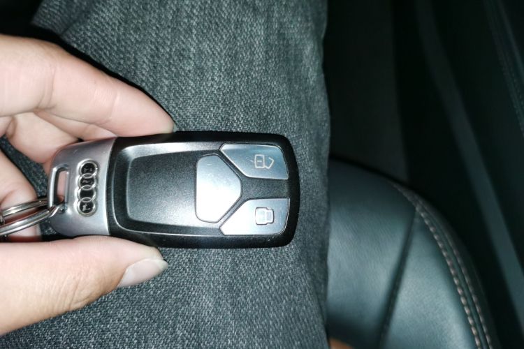 奥迪Q5L 2020款 改款 40 TFSI 荣享时尚型中控内饰11