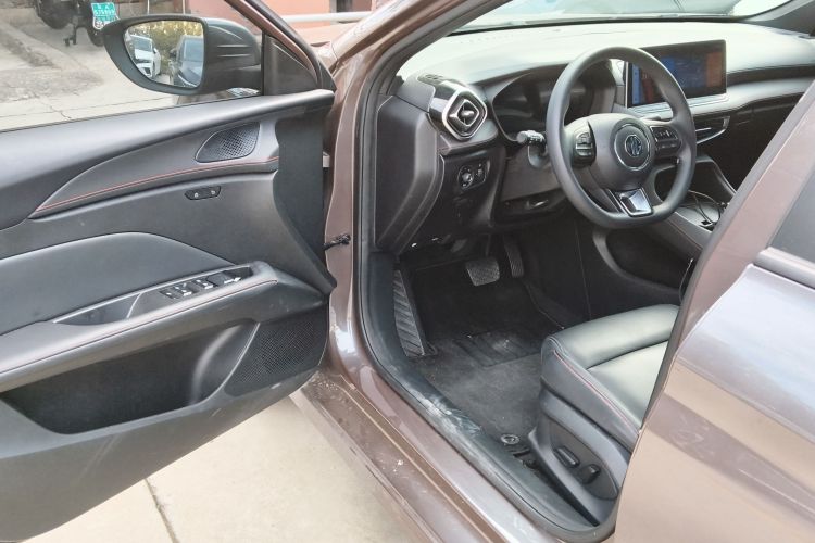 名爵 MG5 2025款 300TGI 全球旗舰版中控内饰20