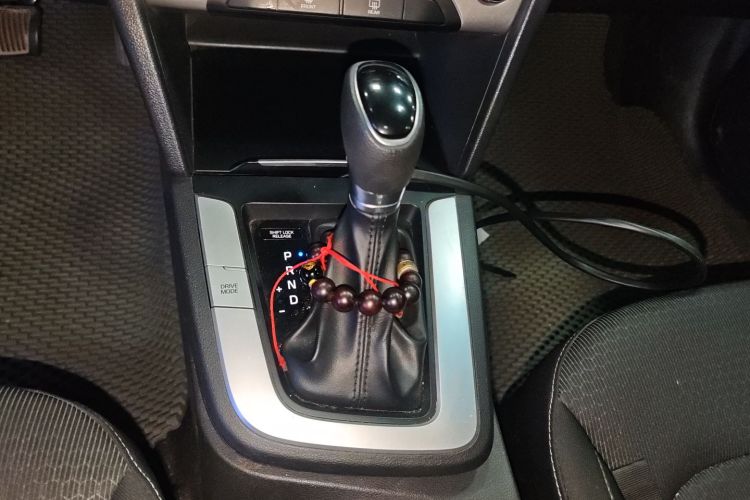 现代 领动 2016款 1.6L 自动智炫·精英型局部细节18