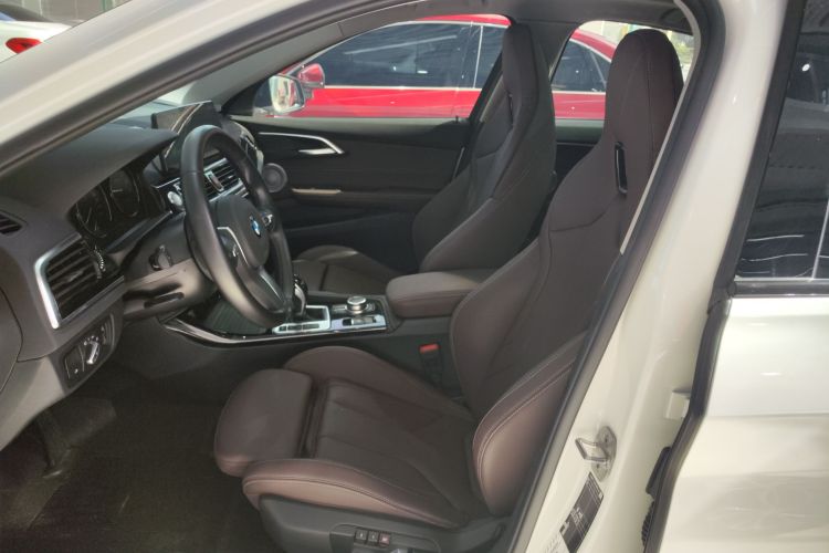 宝马1系 2022款 125i M运动曜夜版局部细节19