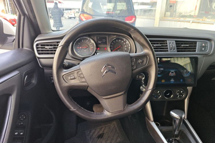 雪铁龙C3-XR 2015款 1.6L 自动先锋型中控内饰13