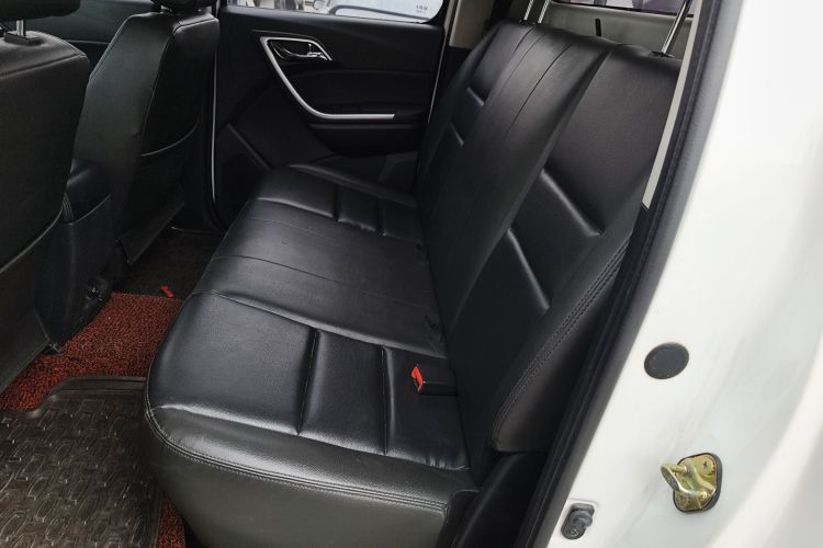 江铃 域虎7 2017款 2.4T经典版柴油两驱豪华型JX4D24A5L中控内饰7004