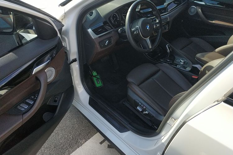 宝马X2 2021款 改款 sDrive25i M运动套装中控内饰20