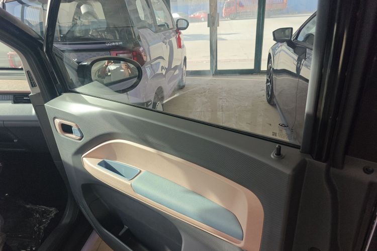 奇瑞新能源 QQ冰淇淋 2025款 155km 圣代版中控内饰42