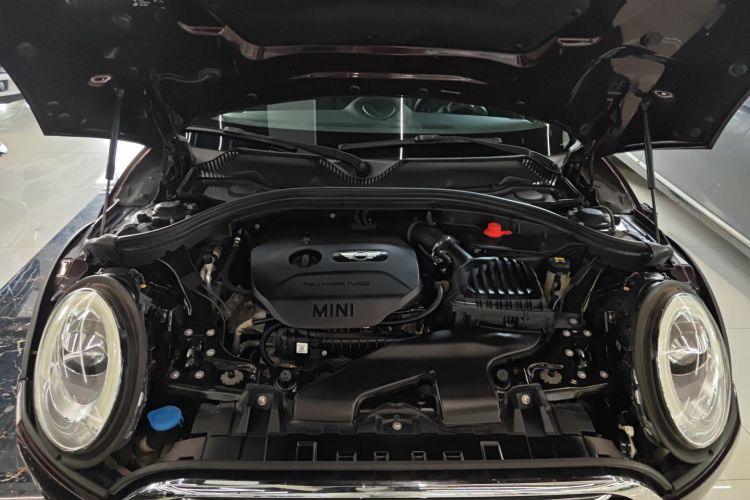 MINI Clubman 2016款 改款 1.5T COOPER 鉴赏家版机舱底盘24
