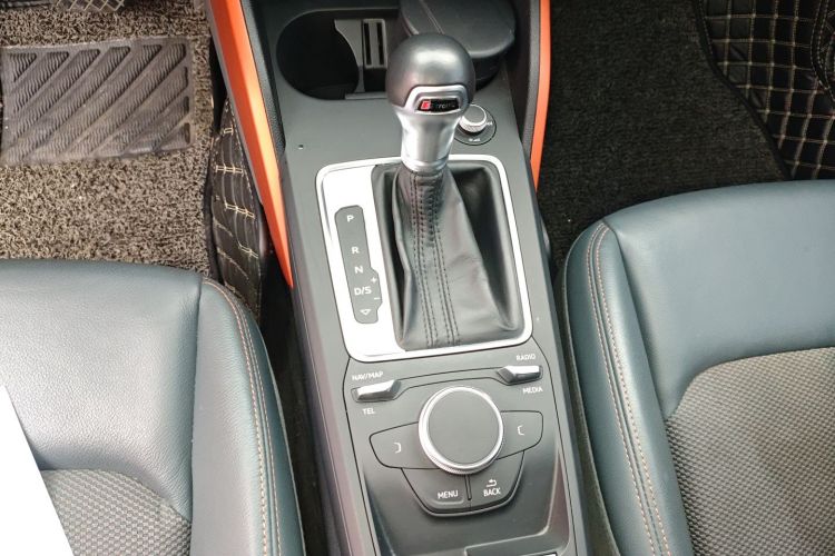 奥迪Q2L 2018款 35 TFSI 时尚致雅型 国VI局部细节18