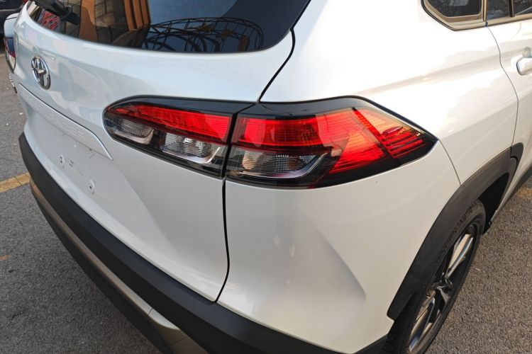 丰田 锋兰达 2022款 2.0L CVT豪华PLUS版车身外观9