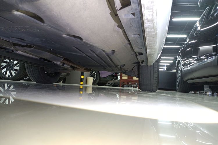 路虎 发现运动版 2020款 249PS R-Dynamic 性能版局部细节9002