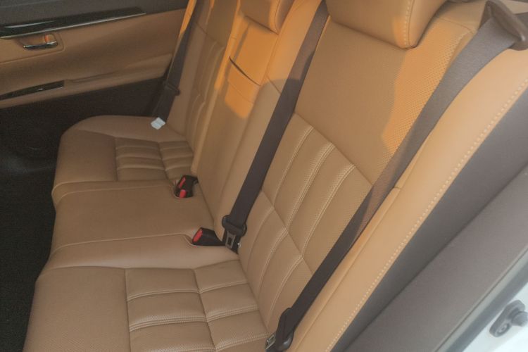 雷克萨斯ES 2015款 200 精英版中控内饰7004