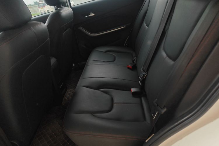 奇瑞 瑞虎3X 2021款 钻石版 1.5L CVT 3克拉II型中控内饰21