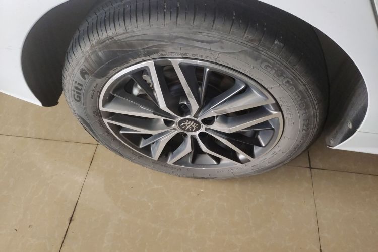 比亚迪 秦PLUS 2021款 DM-i 55KM 旗舰型车身外观6004