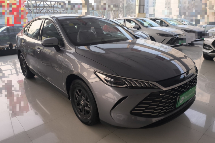 比亚迪 秦PLUS 2025款 DM-i 智驾版 55KM领先型车身外观3