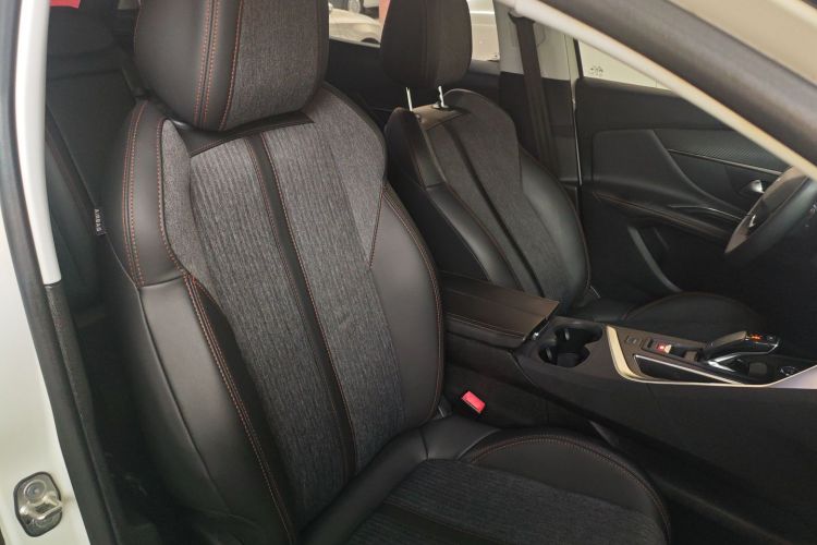 标致4008 2017款 350THP 精英版局部细节41