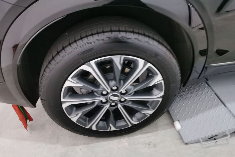 凯迪拉克XT5 2025款 2.0T 豪华型车身外观6008